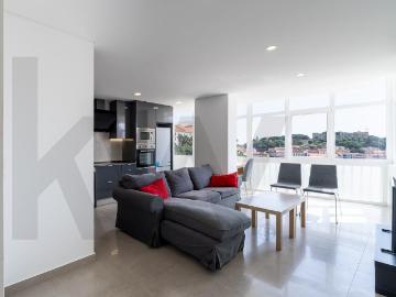 Hidden Gem with Lisbon's Best View | Renovated T1+1 in Graça