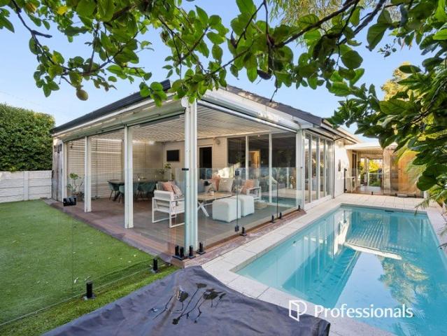 HIDDEN RESORT STYLE RETREAT WITH YOUR OWN PRIVATE OASIS