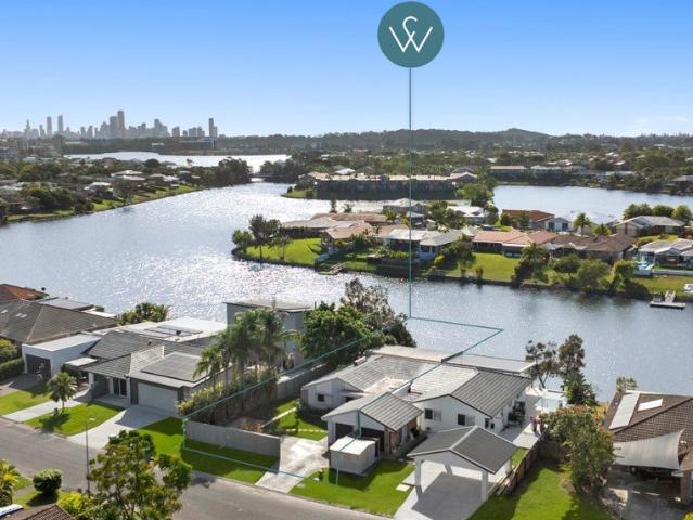 HIDDEN WATERFRONT SANCTUARY