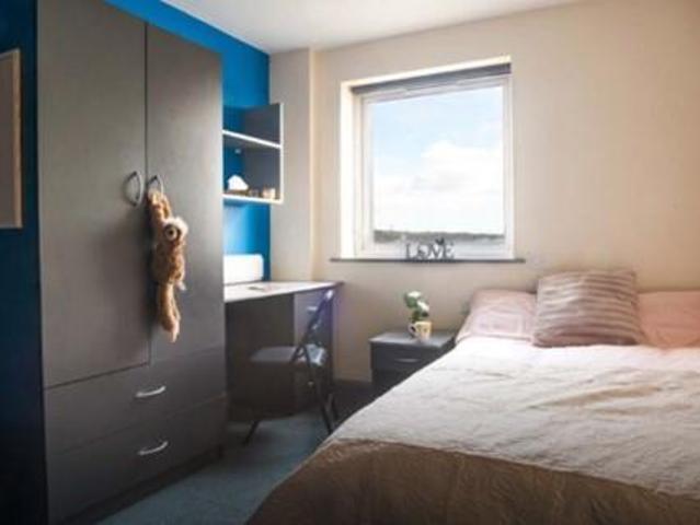 Hide Street, Stoke on Trent ST4 4 bed private hall to rent £498 pcm £115 pw
