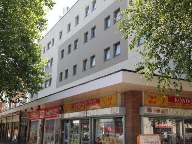 Hide Street, Stoke on Trent ST4 5 bed private hall to rent £498 pcm £115 pw