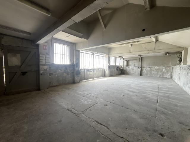HIDRI IMMO PLUS vous propose un Ensemble immobilier unique à fort potentiel: Maison, Atelier et Dépendances