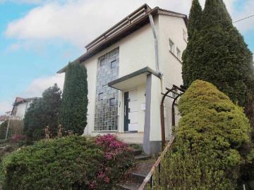 Hier beginnt Ihr neues Kapitel in Top Lage: Einfamilienhaus mit Garten und Raum für Ihre Wohnträume