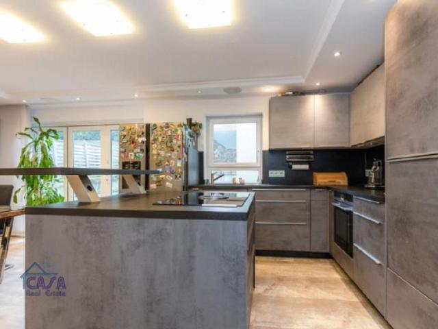 Hier hat auch die Familie Platz: Modernisierte 5 Zimmer Wohnung, komplett möbliert und mit allem ausgestattet