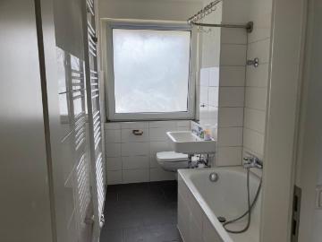 Hier hat jeder Platz: günstig geschnittene 3 Zi. Wohnung mit Ausblick ins Grüne