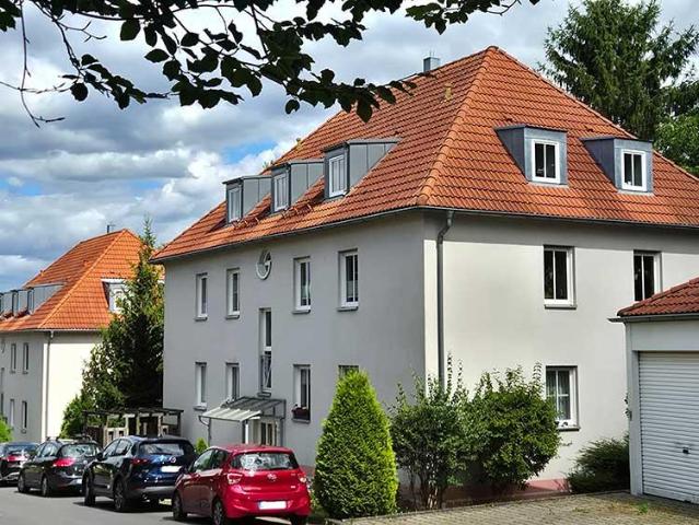 Hier ist Ihre/Deine erste kleine Wohnung im Dachgeschoss
