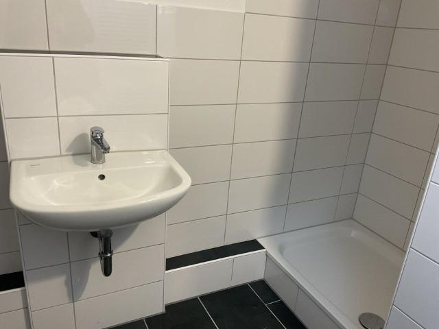 Hier lässt es sich aushalten: günstige 2 Zi. DG