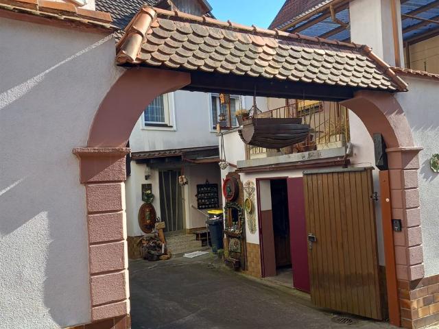 Hier wartet Ihr neues Familienprojekt – Altorthaus mit Charakter und großem Potenzial