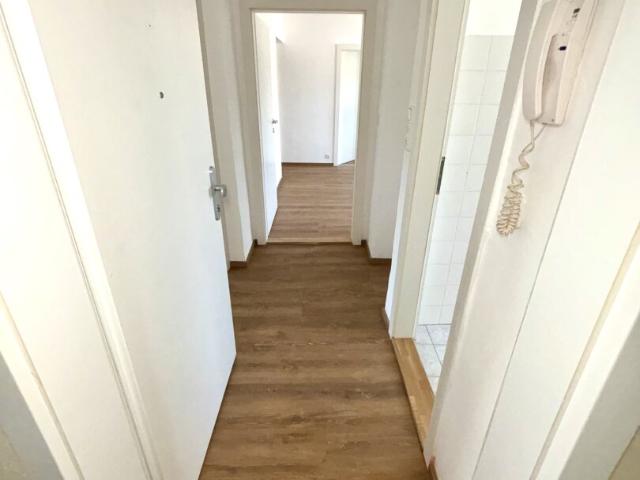 hier wartet ihr neues zuhause in steyr münichholz: großzügige 3 zimmerwohnung mit heller essküche, gemütlichen wohnräumen, badewanne und perfekter infrastruktur – jetzt einziehen und wohlfühlen!