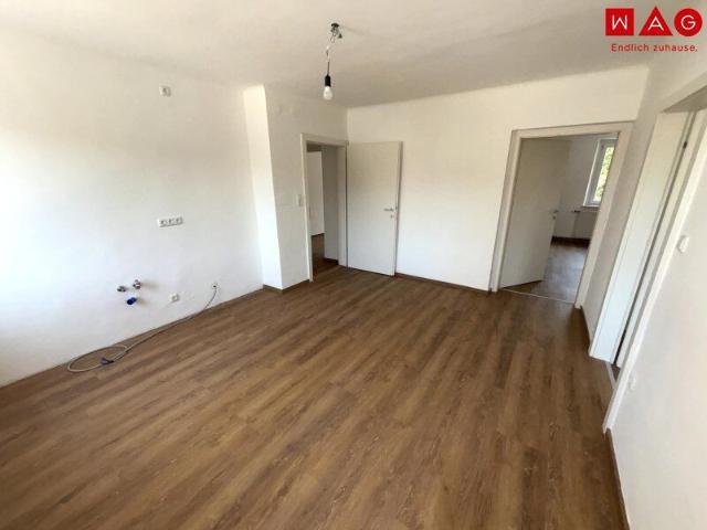 Hier wartet Ihr neues Zuhause in Steyr Münichholz: großzügige 3 Zimmerwohnung mit heller Essküche, gemütlichen Wohnräumen, Badewanne und perfekter Infrastruktur – jetzt einziehen und wohlfühlen!