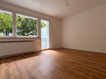 Hier wird fleißig gewerkelt! Charmantes Zuhause mit Duschbad + Balkon!