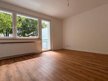 Hier wird fleißig gewerkelt! Charmantes Zuhause mit Duschbad + Balkon!