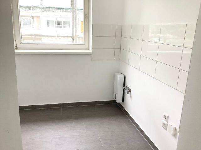 Hier wird modernisiert gemütliche 3 Zimmer Wohnung mit Balkon