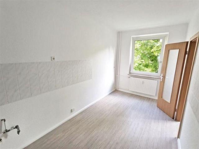 Hier Wohnen in ruhiger Lage Dreiraumwohnung 2.OG. re. mit PKW Stellplatz