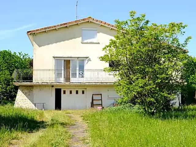 Hiersac 16290 Achat / Vente maison 5 pièces t5 au dernier étage