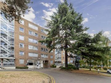 High Mount, London NW4 2 bed flat to rent £1,925 pcm £444 pw