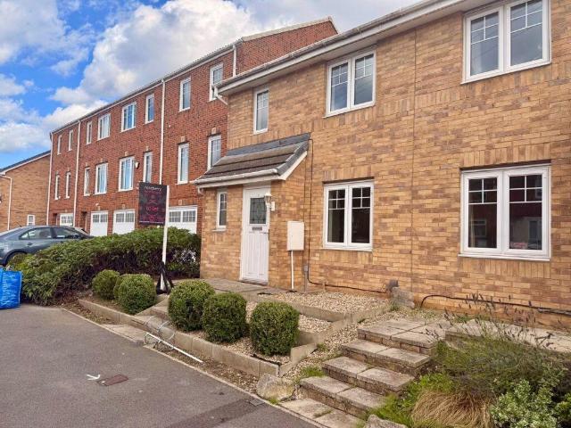 High Newham Road, Stockton on Tees. 3 bed semi detached house to rent £825 pcm £190 pw