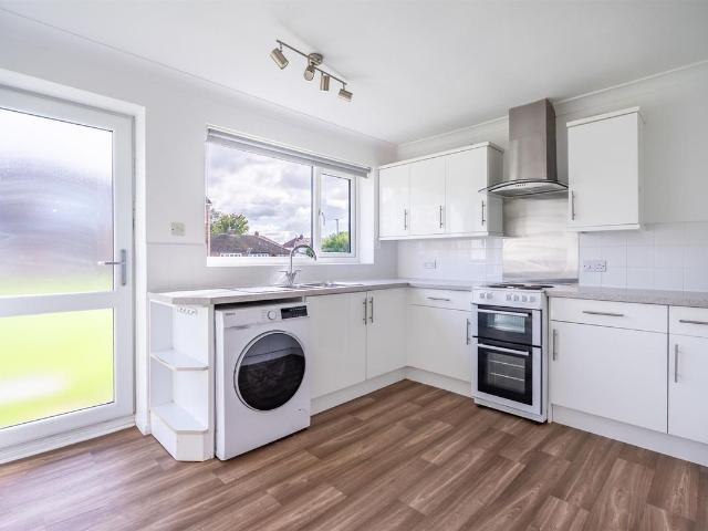 High Oaks, Stockton Lane, York YO31, 2 bed flat to rent, £1,050 pcm | PrimeLocation