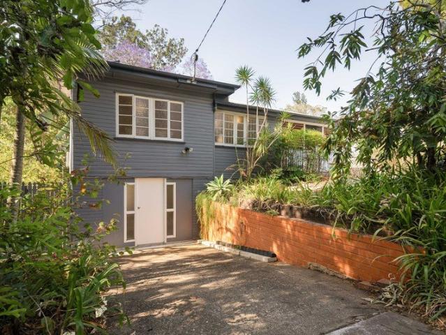High on Beverley Hill Elevated Living, Leafy Surrounds