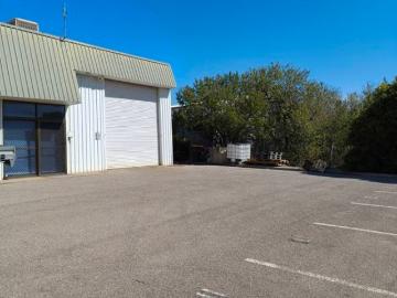 Adelaide, South Australia - Equipped kitchen