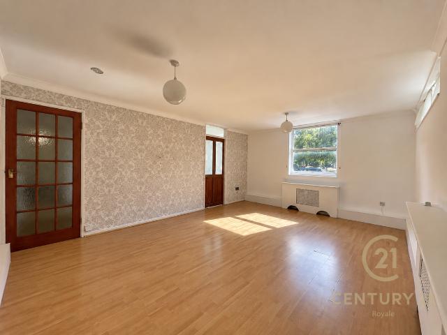 High Ashton, Kingston Hill KT2, 2 bed flat to rent, £1,900 pcm | PrimeLocation