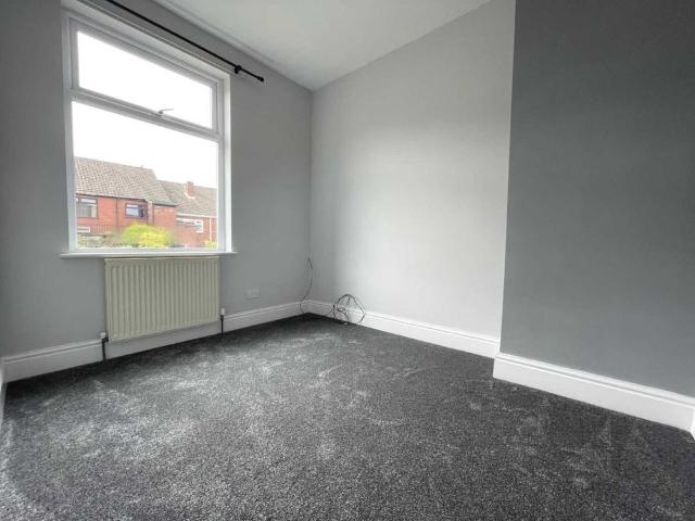 High Barn Street, Royton