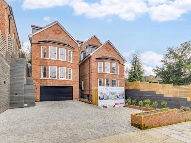 High Beeches, West Heath Road. 3 bed flat to rent £6,717 pcm £1,550 pw