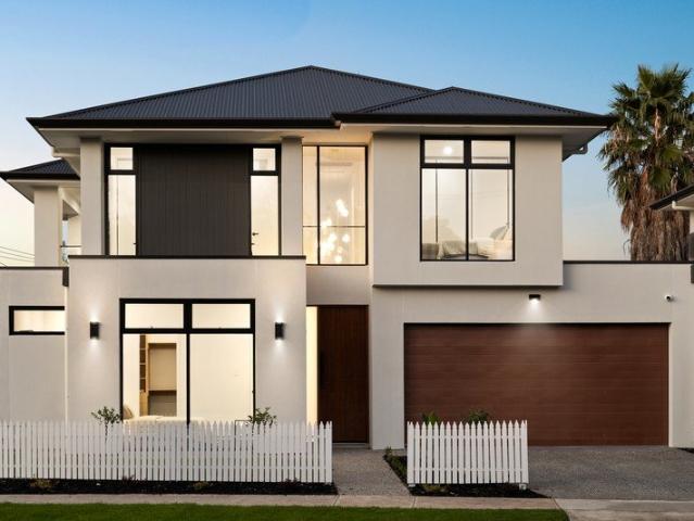 High Calibre Family Living with Sweeping Parkside Views