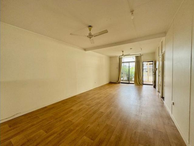 HIGH CEILINGS, SPLIT SYSTEM AIR CONDITIONING, BACKYARDS WITH SHEDS