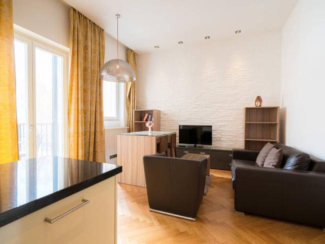 High class flat with charisma close to the subway