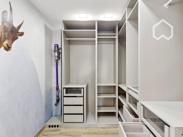 High class Studio in the Greens of the City, Frankfurt Amsterdam Apartments for Rent