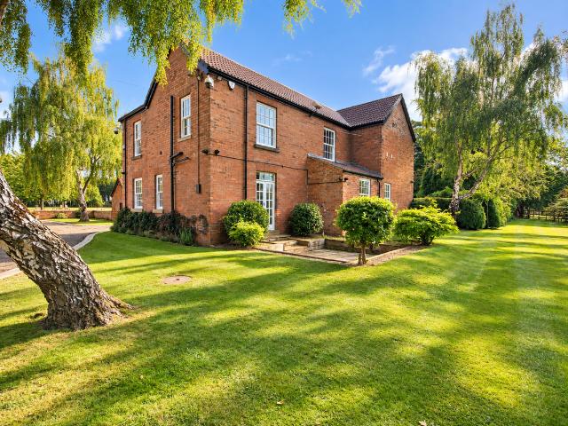 High Common Lane, Tickhill, Doncaster DN11, 4 bed farmhouse to rent, £3,500 pcm | PrimeLocation