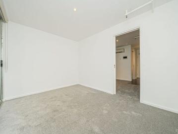 High Convenience Student Living in the Heart of Box Hill