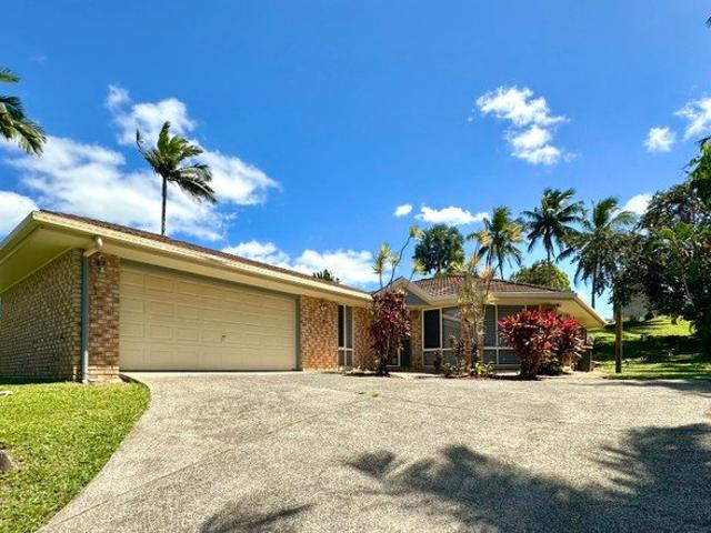 High & Dry Spacious 4 Bedroom Home Close to Town