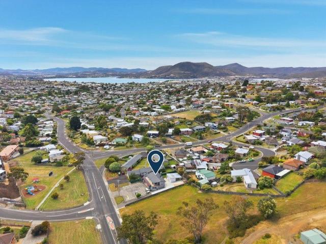 High Exposure Shop + Residence in Glenorchy