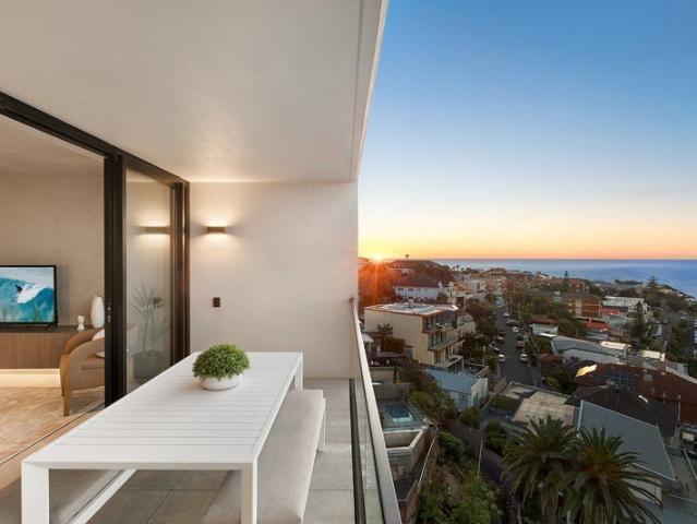 High end 70sqm One Bedroom sixth floor apartment overlooking Tamarama Beach