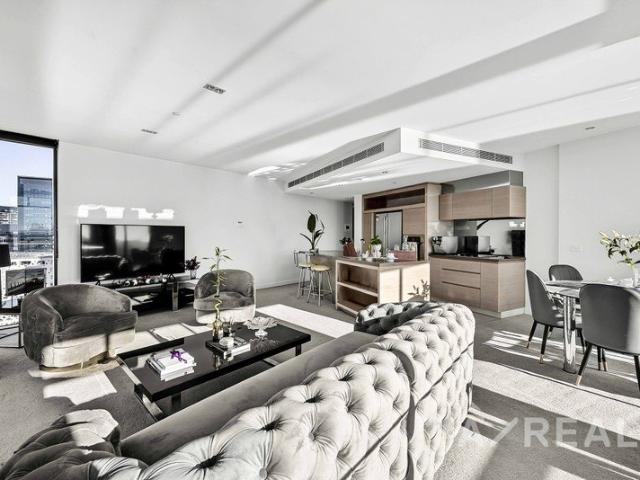 High end waterfront living immersed in luxury and views