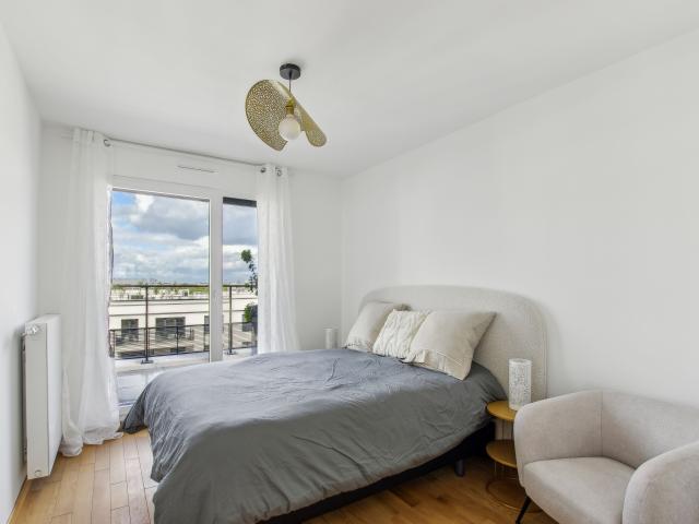 High end apartment in the heart of Biron Market
