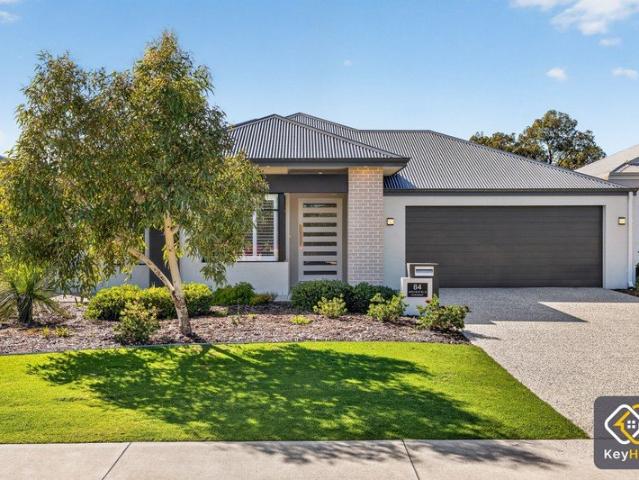High End Architectural Luxury Opposite Bushland Reserve