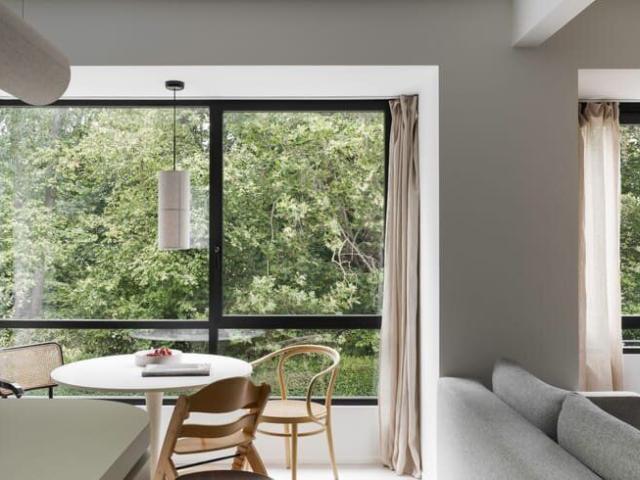 High end bright two bedroom apartment 80m² with parkviews