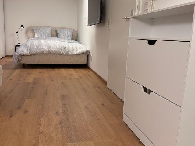 High End Business Studio Apartment 34 m} in Munich Freiham/Neuaubing Perfect for Expats, Munchen Amsterdam Apartments for Rent