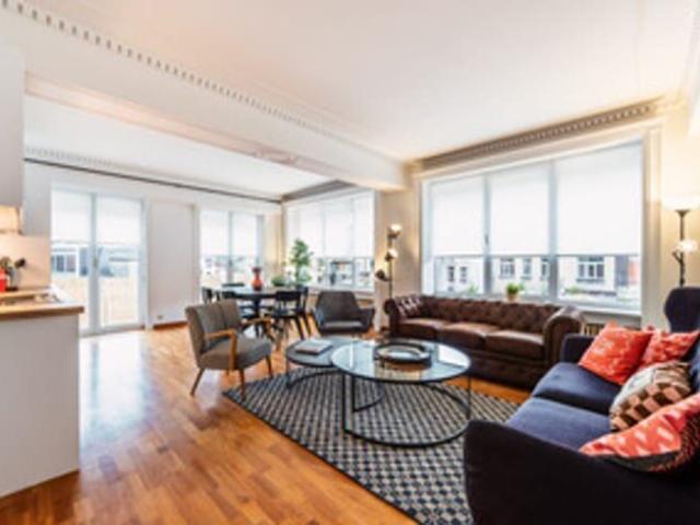 High end co living 4 bdrms. Louise Ave. Large terrace