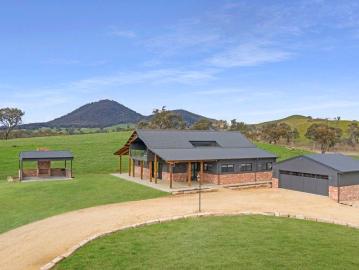 High End Country Living with Iconic Rural Views