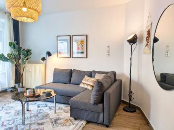 High End Designer Apartment with Sauna – Walking Distance to WHU
