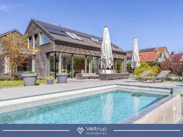 HIGH END EINFAMILIENHAUS MIT INFINITYPOOL, WEITBLICK UND GUTER ANBINDUNG