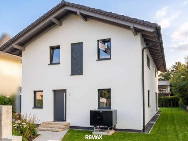 High End Fertigteilhaus mit PV Anlage, Kühlung & Vollkeller / ERSTBEZUG