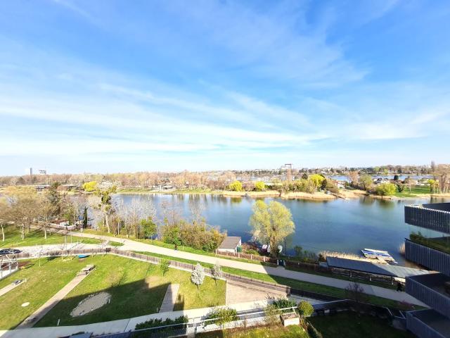HIGH END LIVING * HOLIDAY FEELING DAHEIM * 4 ZIMMER DACHGESCHOSS * BALKON * ALTE DONAU * BESTE FACILITIES