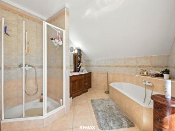 High end living in a peaceful green location! A feel good retreat in a class of its own: tradition meets state of the art comfort!