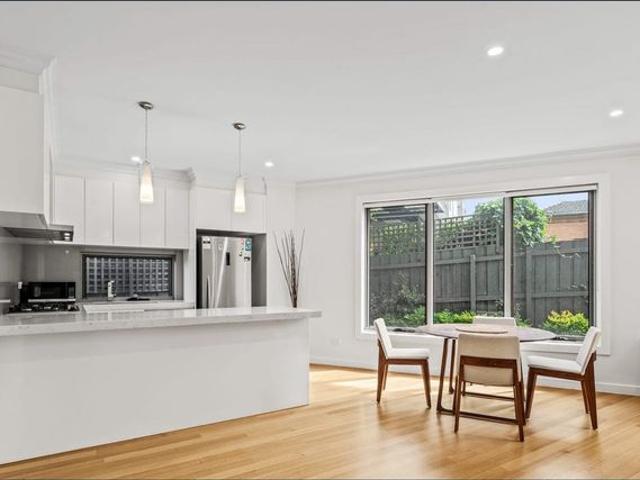High End Luxury in Excellent Location