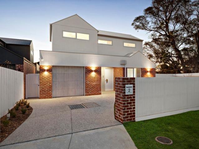 High End Modern Coastal Splendour